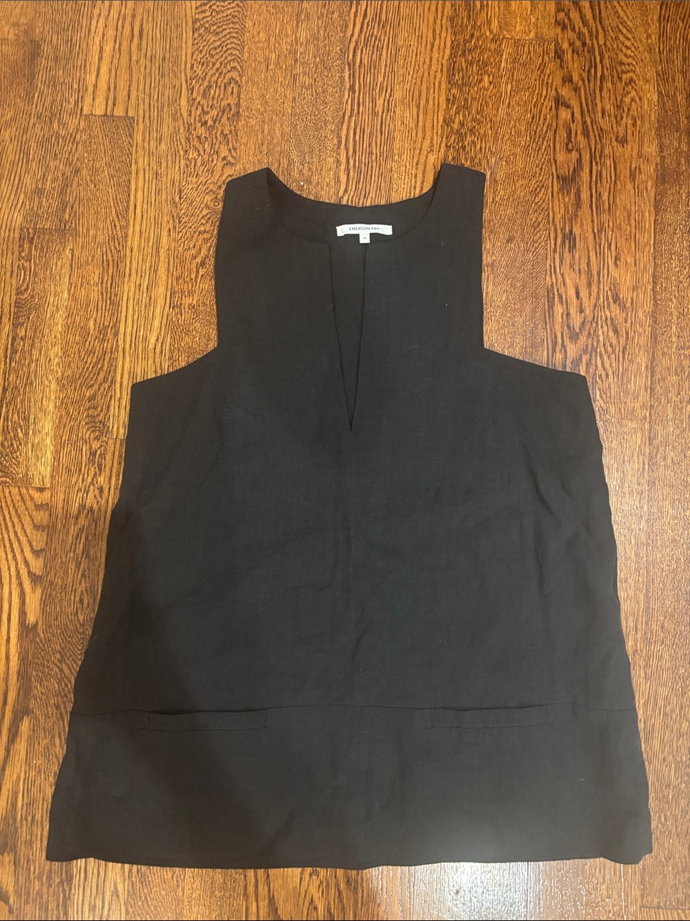 EUC Emerson Fry Black Sleeveless Linen V-Neck Top, Sz. M